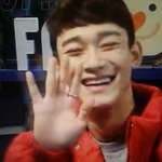 [CHEN] 카메라보고 놀라더니 요로케
