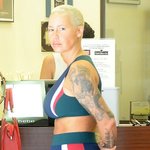 <b>이분</b>앞에서 몸매 자랑하면 안됨!