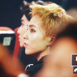 [시우민] 시우민이 새로운 <b>역사</b>를 쓰고 있다...