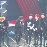 [EXO] <b>박찬열</b>어깨조카굽힘ㅋㅋㅋㅋ힘들어보여