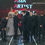 [EXO] 수상소감할때 <b>주머니</b>에 손 넣은거 맞잖아