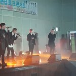 [EXO] 학교에서 아이돌 불러서 무슨 <b>토크</b>같은거 하는데