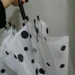 [댓글부탁해] 어떤 아저씨가 <b>우산</b> 씌워줬어ㅠㅜ