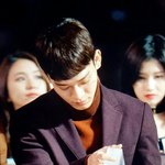 [CHEN] 종대 트로피 징짜 좋아해 ㅋㅋㅋ