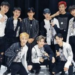 [EXO] 에리디봉다켰어..멋있어..