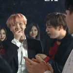 [EXO] 대상받은 움짤