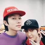 [백현] 161123 <b>김희철</b> 웨이보 업데이트 백현