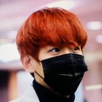 [백현] 백현이 <b>옷</b> 입는 거 볼 때마다...