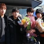 [EXO] 왼쪽에서 두번째놈 매니저긔?