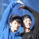 [아이콘] 근데 시즌그리팅이나 썸타는