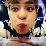 [EXO] 3초동안 <b>입술</b>대고있어