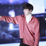 [EXO] 그 로또 조카 핑쿠핑쿠한 의상도 이쁨