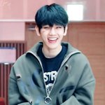 [EXO] 이날 옷도 괜찮지 않냐?