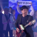 [모두드루와] 대<b>선배</b>님 <b>앞</b>에서 생축하는 아이돌