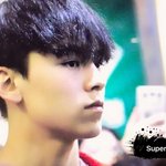 [세븐틴] 애 머리에 <b>무슨일</b>이 있는것..?