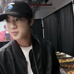 [방탄소년단] 아니 저 매니저분 <b>반응</b>이 더 웃김ㅋㅋㅋㅋㅋㅋㅋㅋㅋ