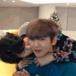 [EXO] <b>김희철</b> 백현이한테 뽑뽀하고 백현반응보ㅓㅋㅋㅋㅋㅋㅋㅋㅋㅋ