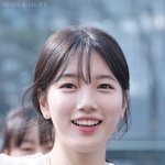 마알간 수지 <b>얼굴미</b> 화사해