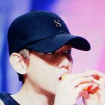 [백현] ㅋㅋ 영원히 고통받는 닭ㅋㅋ