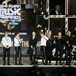 [EXO] 무대에서섹<b>시미</b>발산하는엓오 vs  화보에서청량미발산하는엓오