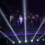 [EXO] 내가 찾은 타가수 영상이라곤 엑소 직캠 <b>구석</b>에 있는것...