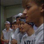 [EXO] 이언니 <b>저</b> 늑미무대날 <b>저</b> <b>옷</b>입은년 찾으러간다 같이가자