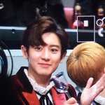[EXO] 시간이_흘러도_변하지_않는_민석이_뒷통수.<b>jpg</b>