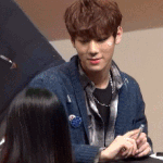팬싸에서 이렇게 쳐다보면 <b>최소</b> 심정지.gif