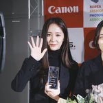 올블랙이 찰떡인 크리스탈