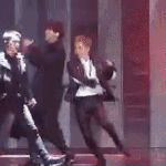 [시우민] 발에 <b>모터</b> 달린 시우민