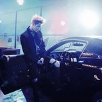 [EXO] <b>무릎</b> 겁나 찢어져있네