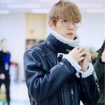 [백현] <b>무스탕</b>입은 남자가