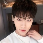 [엔터톡] <b>세쿠</b>시한 느낌의 임팩트 제업(사진 1장 주의)