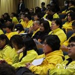 [실제상황] 탄핵 <b>표결</b> 지켜본 세월호 유가족