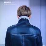 [EXO] 백현이 무스탕<b>위</b>에 날개<b>뼈</b> ㄷㄷㄷ