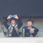 [EXO] 애들팬사진찍는건<b>유명</b>하지ㅋㅋㅋ