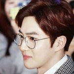 [EXO] 준면아 책하나내라 ㅜㅜ