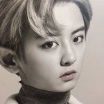 [EXO] 야 울동네 어떤 <b>미친년</b>이 사진에 뽀뽀함 ㅅㅂ