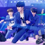 엑소가 세계를 <b>지배</b>한다