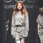 [엔터톡] 자꾸 끼어들어서 사진찍는 아이돌;