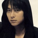 강동원은 연예인들의 연예인인데 <b>판</b><b>남</b>들한테 외모로 까이네