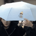 [EXO] 이거<b>우산</b>어디서파는겨