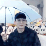 [CHEN] 이 <b>우산</b> 탐난다.