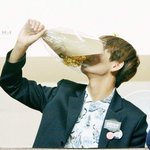 [방탄소년단] 태형이가 <b>꽃</b>을 받을 때