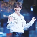 [백현] 백현이 아빠<b>미소</b>랑 애기<b>미소</b> 공존