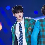 이목구비가 <b>예술</b>인 男아이돌
