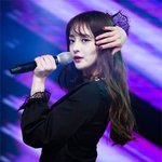 눈빛에 먼저 <b>제압</b>당하는 女돌
