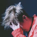 [시우민] <b>머리만</b> 넘겨도 화보가되는 시우민ㅠㅠㅠ