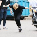 [EXO] 민석인 족발신발 <b>신어</b>도 왜 일케 상큼하지...?