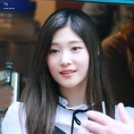 [댓글부탁해] 둘중 누가더이뻐??